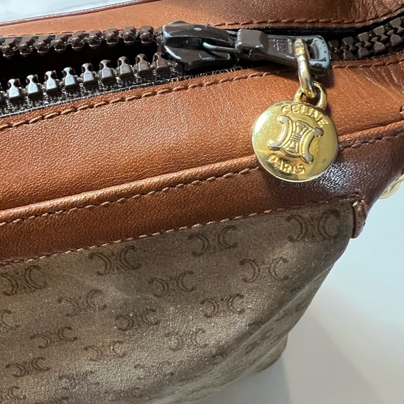 RARE Authentic vintage Celine Triomphe crossbody in suede and leather. EUC. - Picture 6 of 16